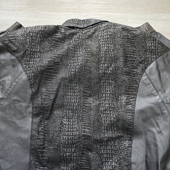 Men's Black Leather Jacket - Picture 9 of 13